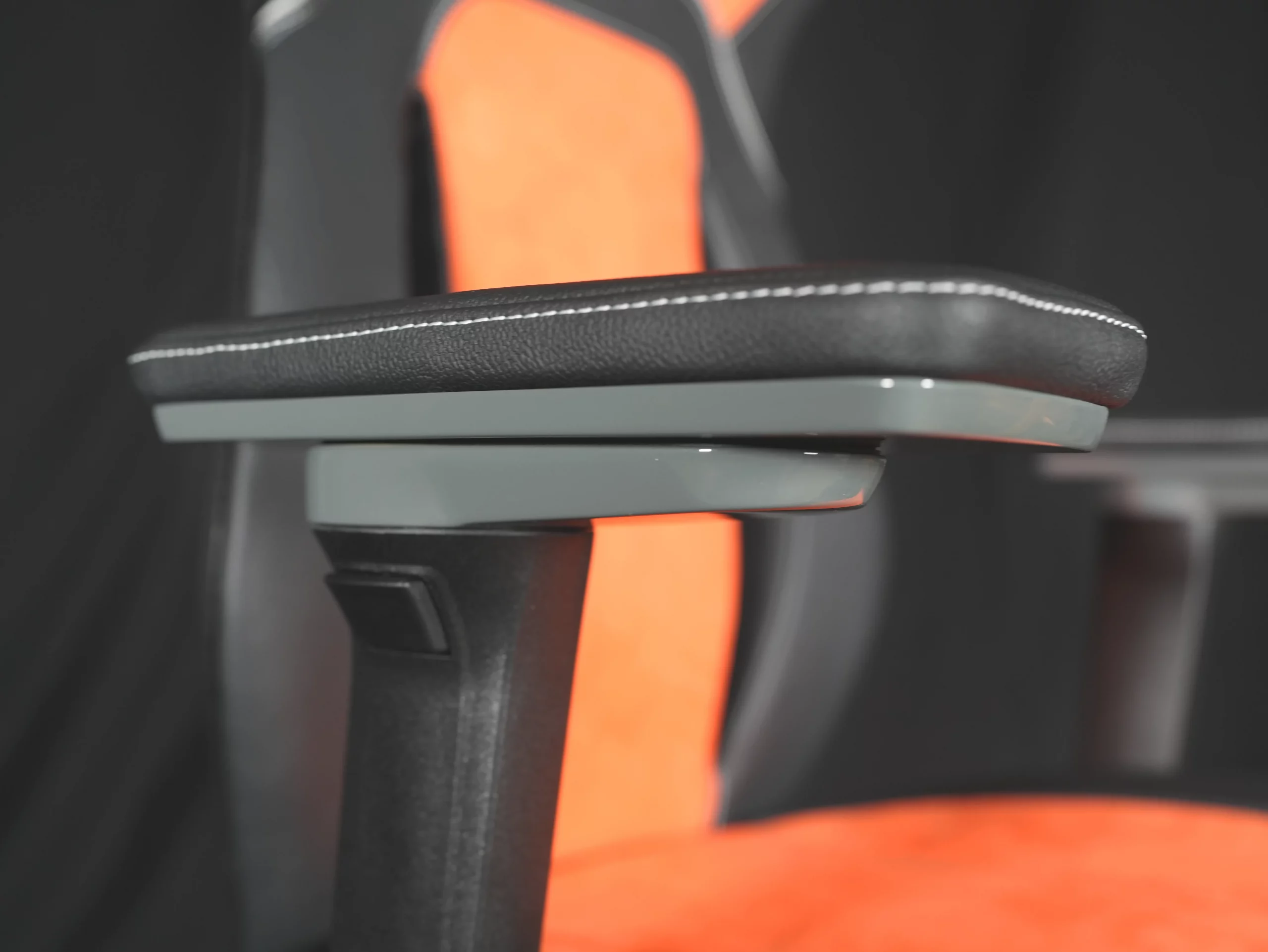 Individueller Fiberseats One in Orange und Schwarz