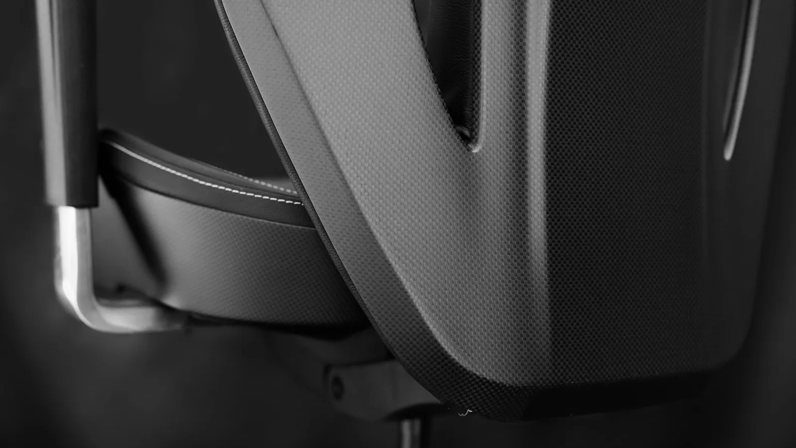 fiberseats_one-carbon-fiber-office-chair_09